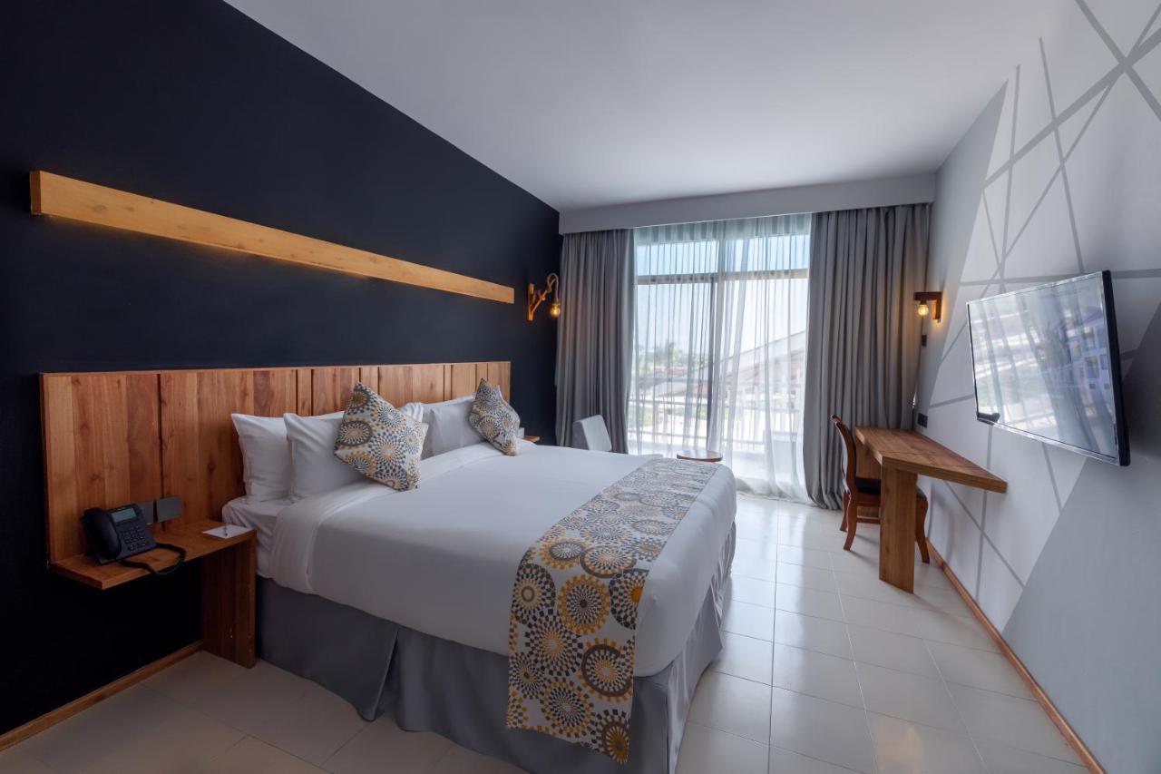 Giraffe Beach Hotel Daressalam Exterior foto