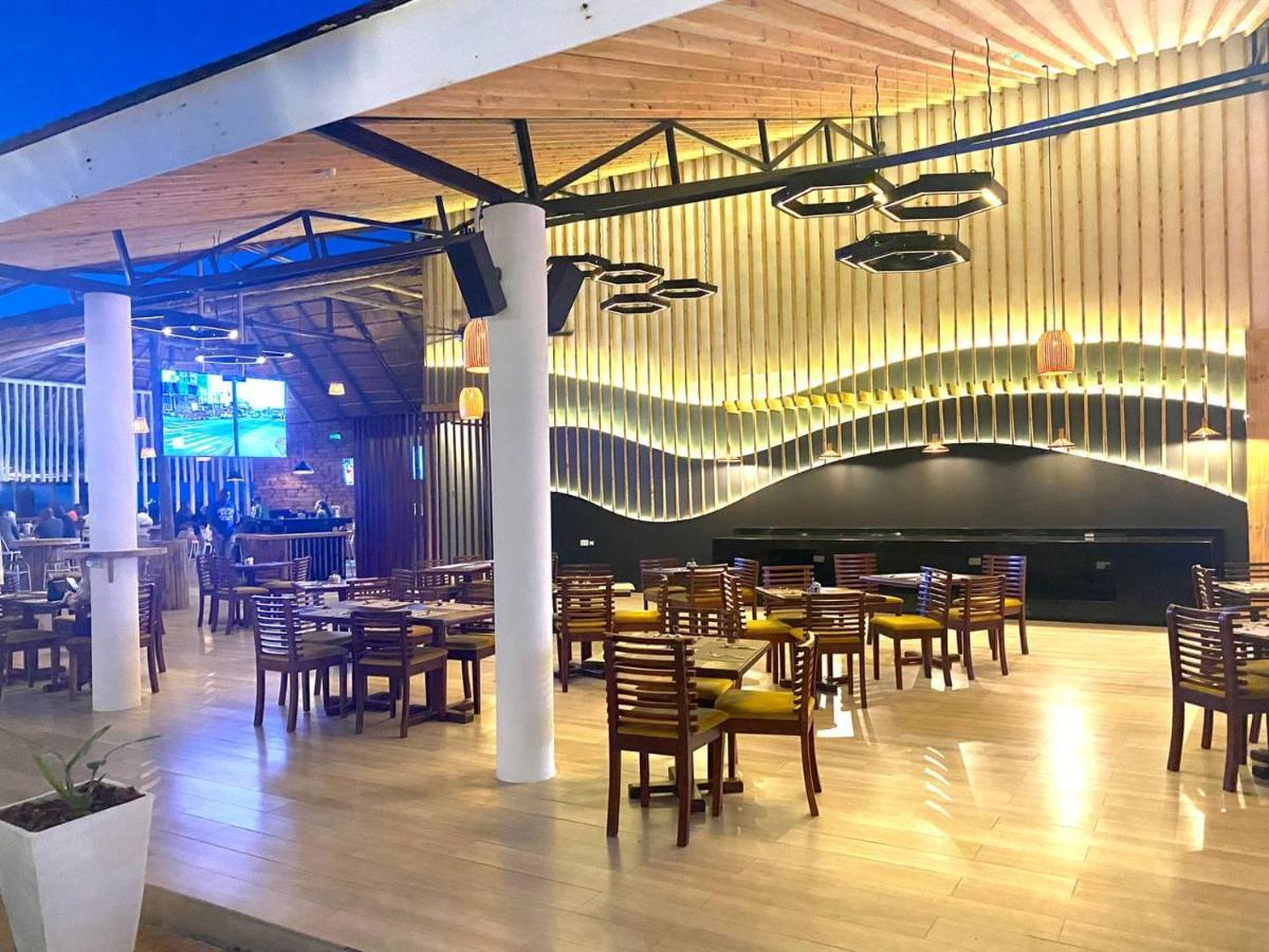 Giraffe Beach Hotel Daressalam Exterior foto