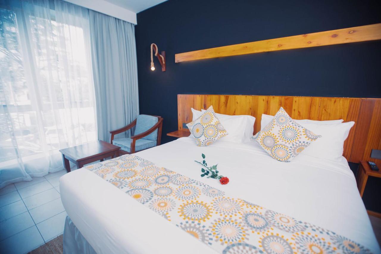 Giraffe Beach Hotel Daressalam Exterior foto
