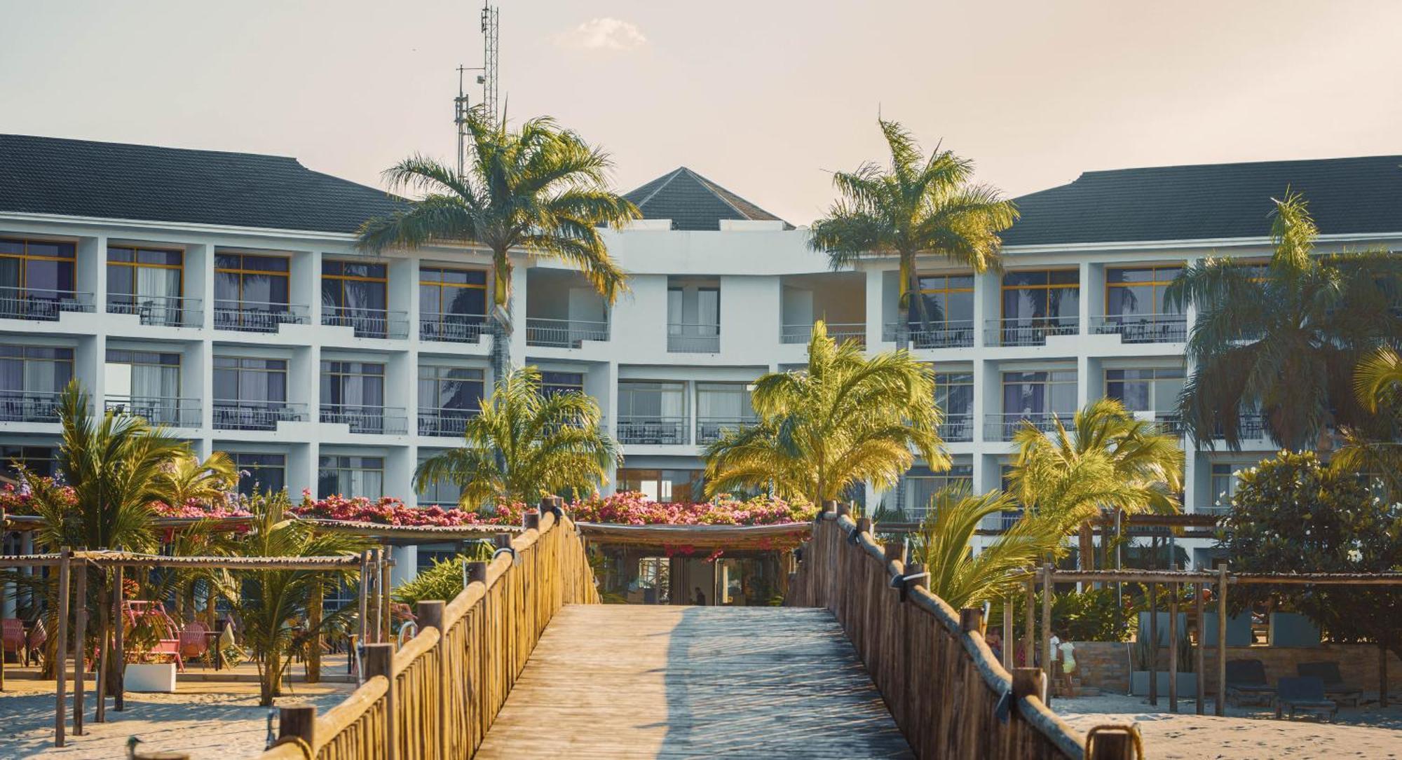 Giraffe Beach Hotel Daressalam Exterior foto