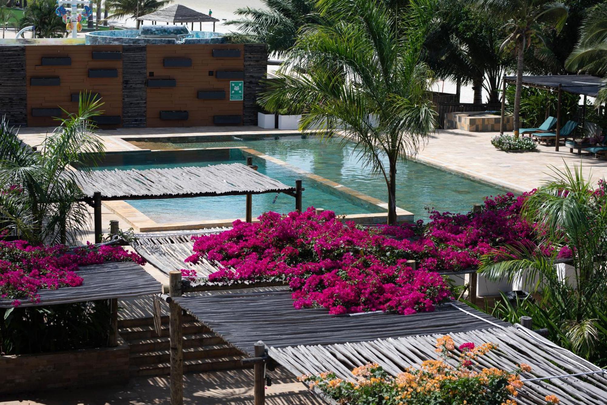 Giraffe Beach Hotel Daressalam Exterior foto